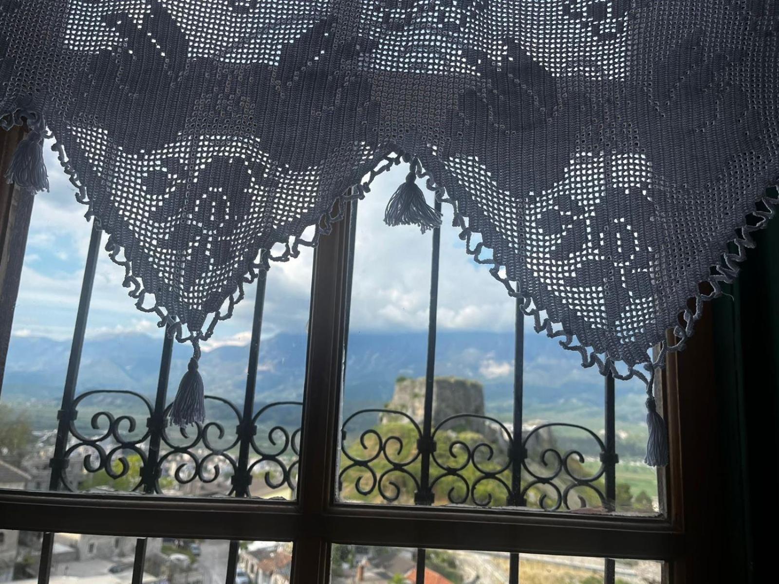 Guesthouse 1805 Gjirokastër المظهر الخارجي الصورة